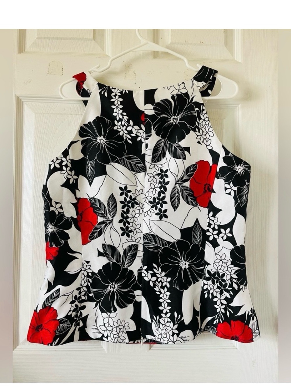 NWT Victor Costa Black & White Floral Halter Camisole with Red Blooms